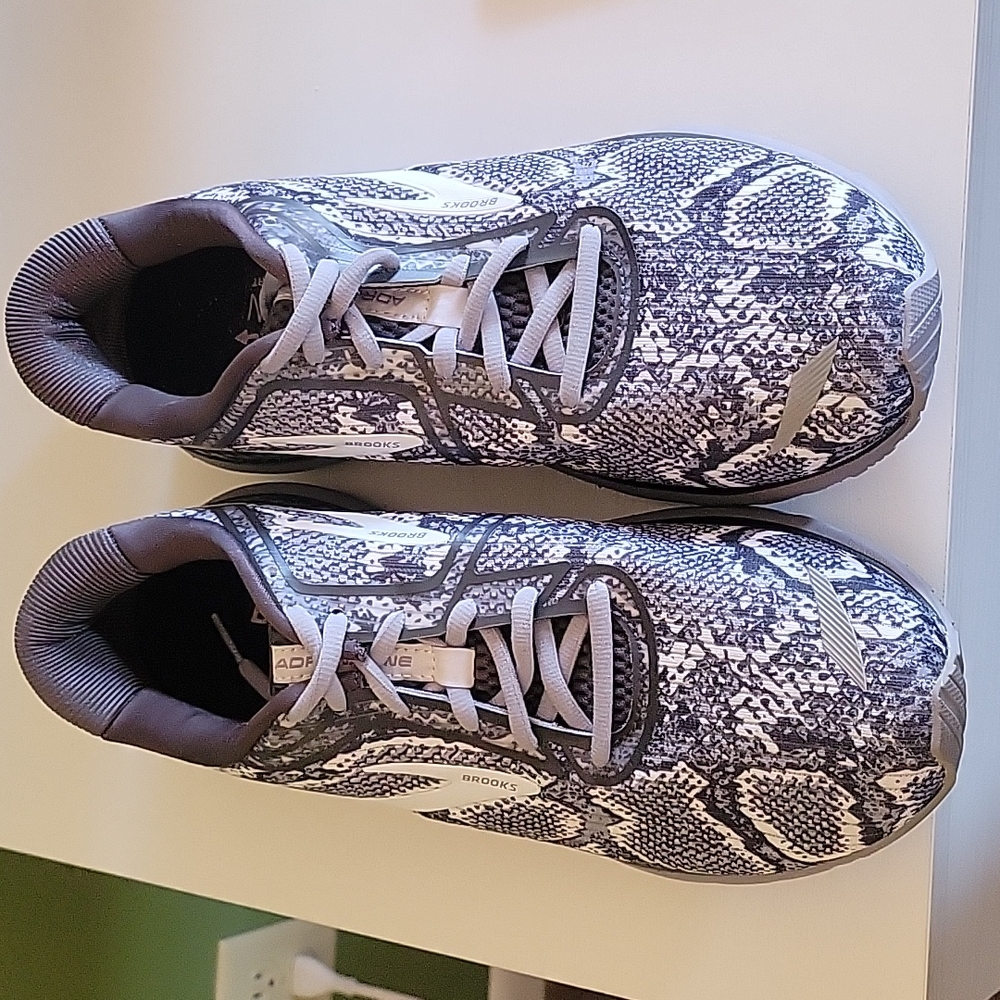 Women's Brooks Adrenaline 20 size 11